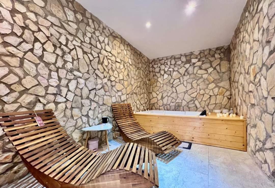 Spa Suite 21 Augusta Bagian luar foto